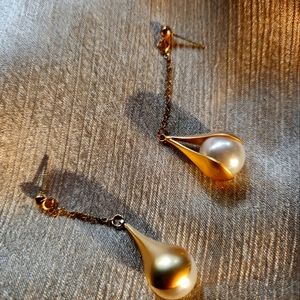Pearl and gold earrings